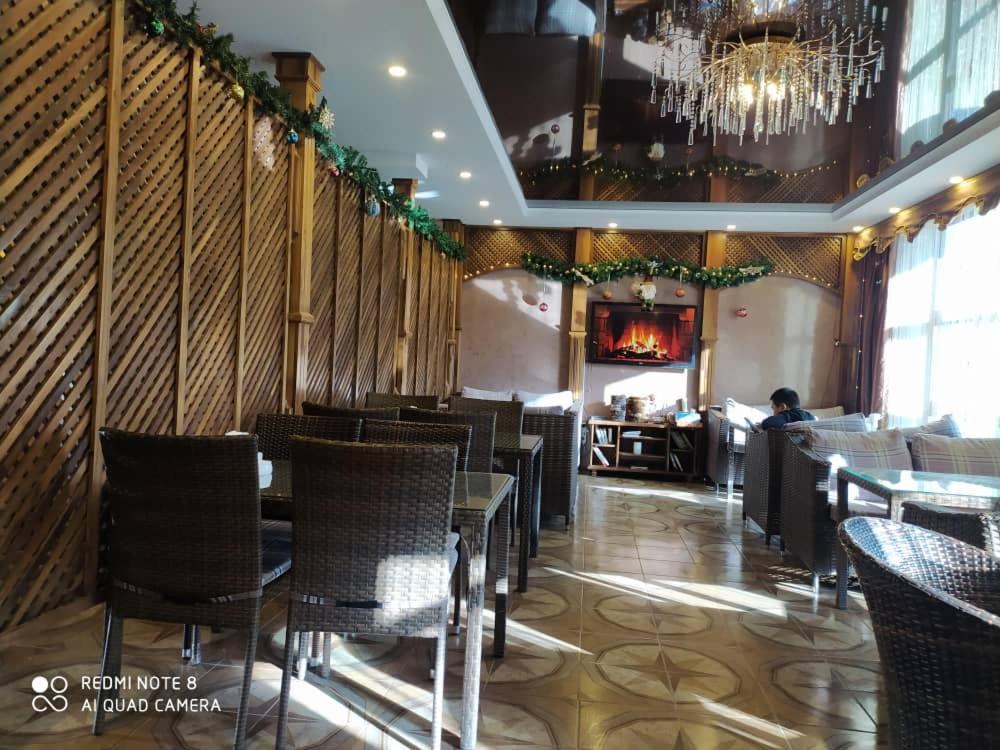 Kristall Hotel 博斯特里 外观 照片