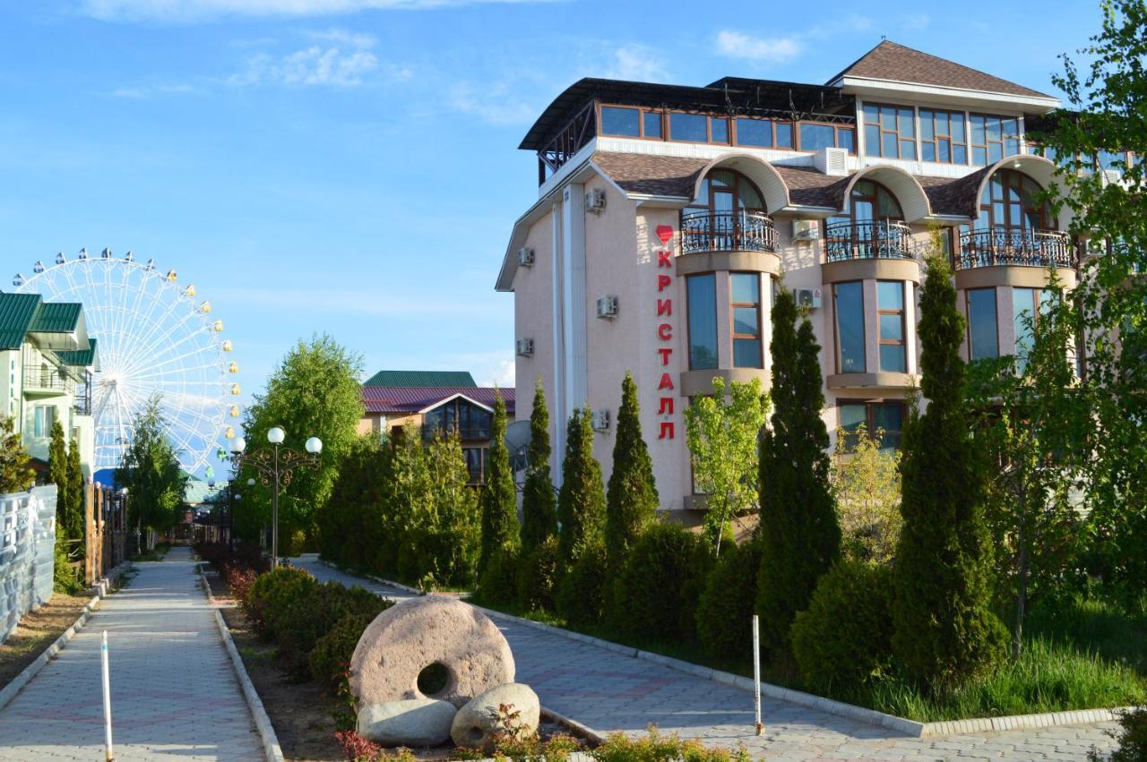 Kristall Hotel 博斯特里 外观 照片