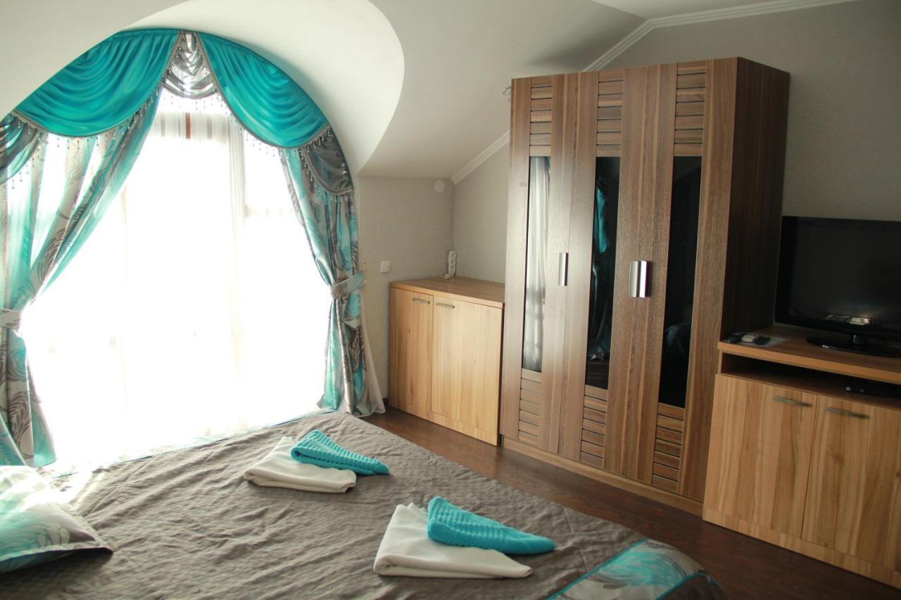 Kristall Hotel 博斯特里 外观 照片