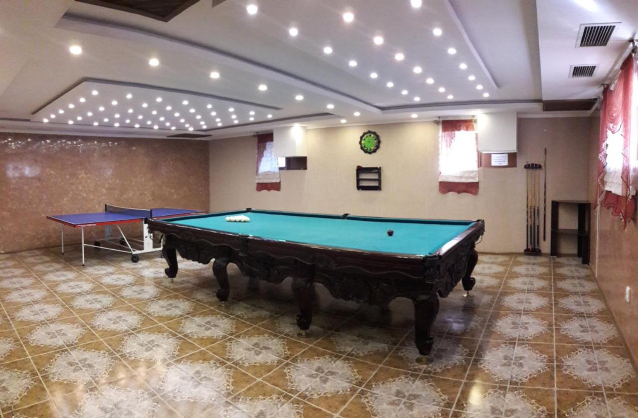 Kristall Hotel 博斯特里 外观 照片