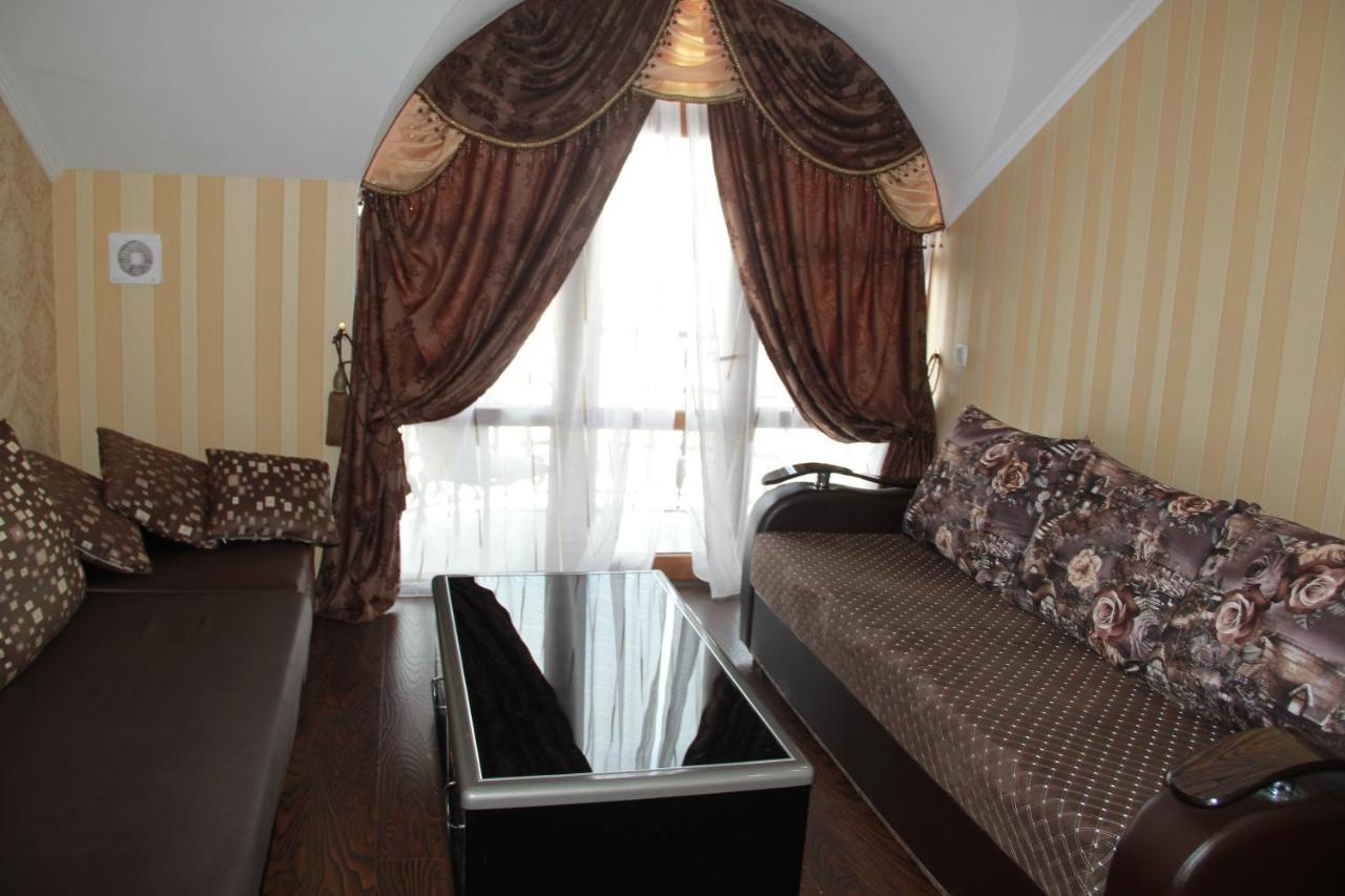 Kristall Hotel 博斯特里 外观 照片