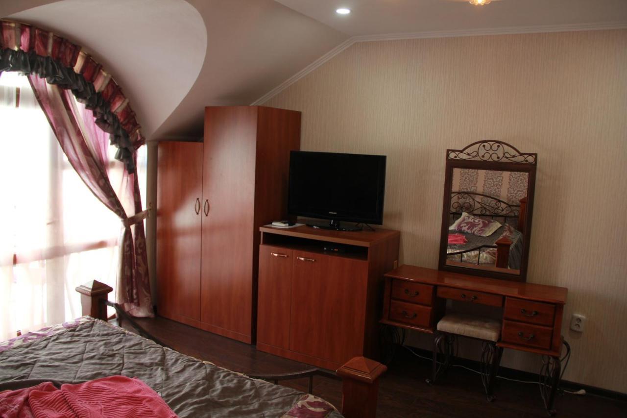 Kristall Hotel 博斯特里 外观 照片