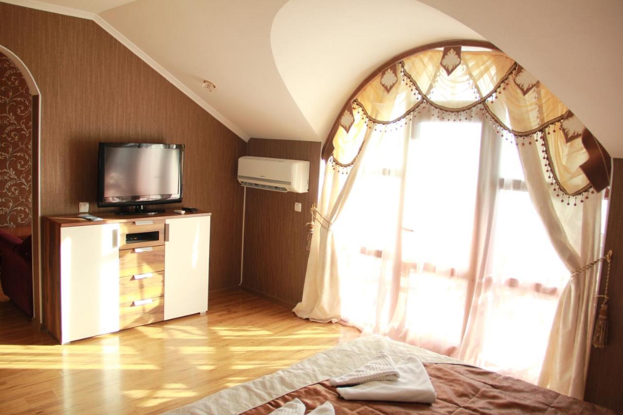 Kristall Hotel 博斯特里 外观 照片