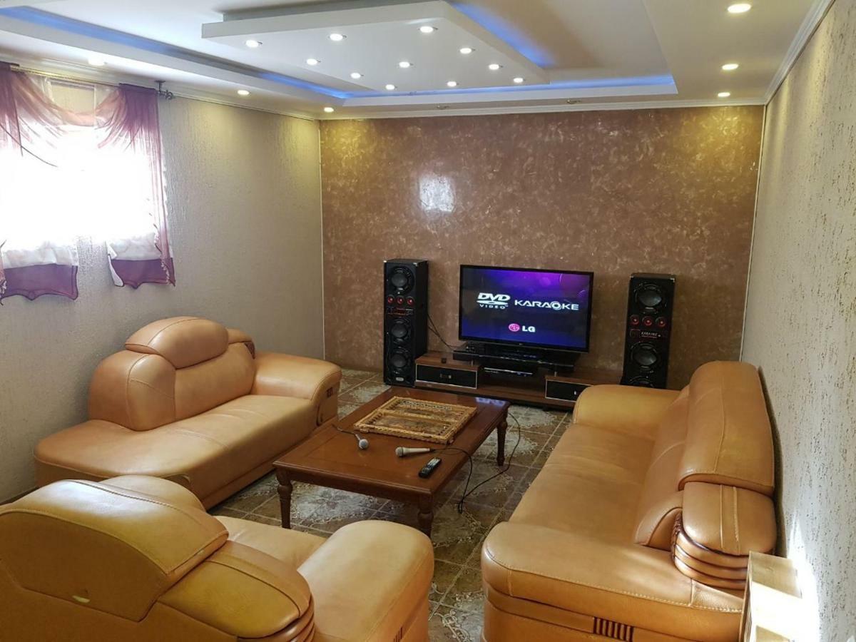 Kristall Hotel 博斯特里 外观 照片
