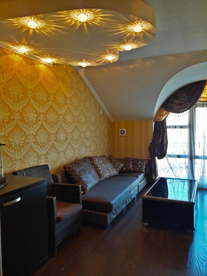 Kristall Hotel 博斯特里 外观 照片