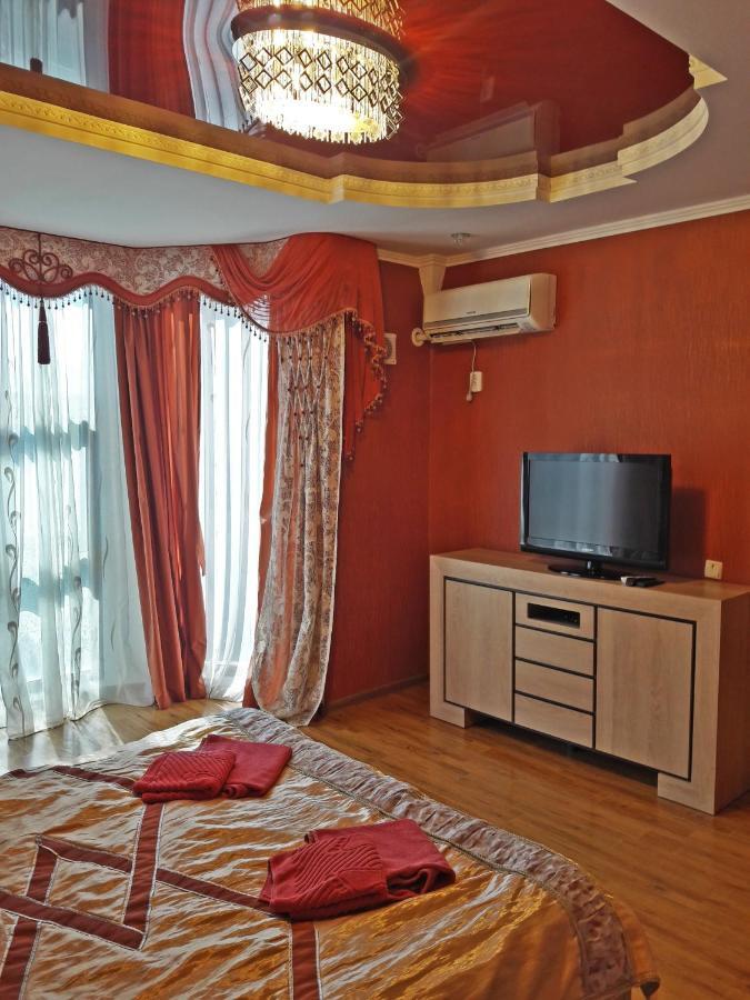 Kristall Hotel 博斯特里 外观 照片