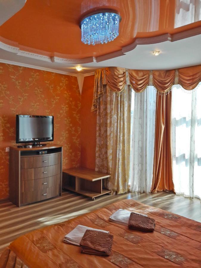 Kristall Hotel 博斯特里 外观 照片
